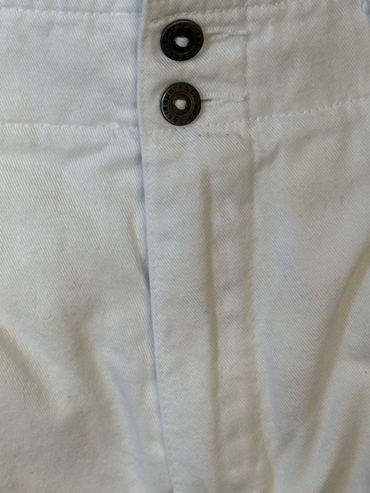 Vtg Liz Sport 80-90’s White Shorts Size 8 Waist 28” Seam To Seam 14”