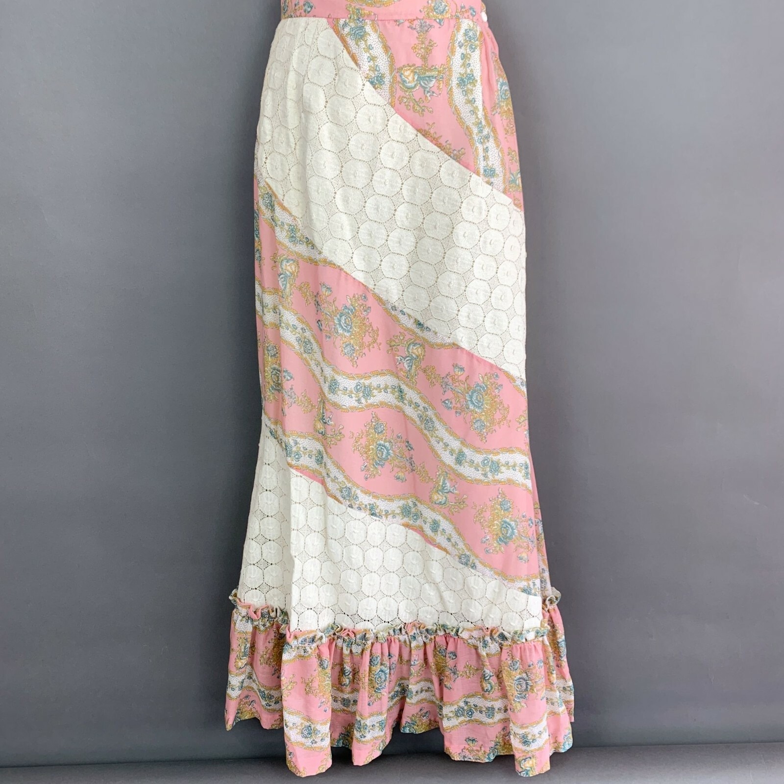 Vintage Seville Street Skirt Pink Country Floral Size 8 Made in USA