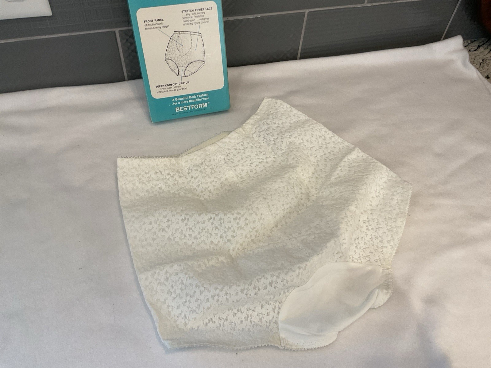 NOS Vintage Bestform Beati-Full Love Lace Brief Underwear Girdle Front M USA