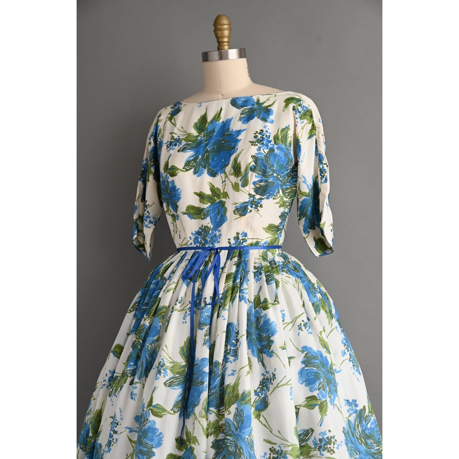 Vintage 1950s Dress | Blue Floral Sweeping Full Skirt Summer Dress | Medium