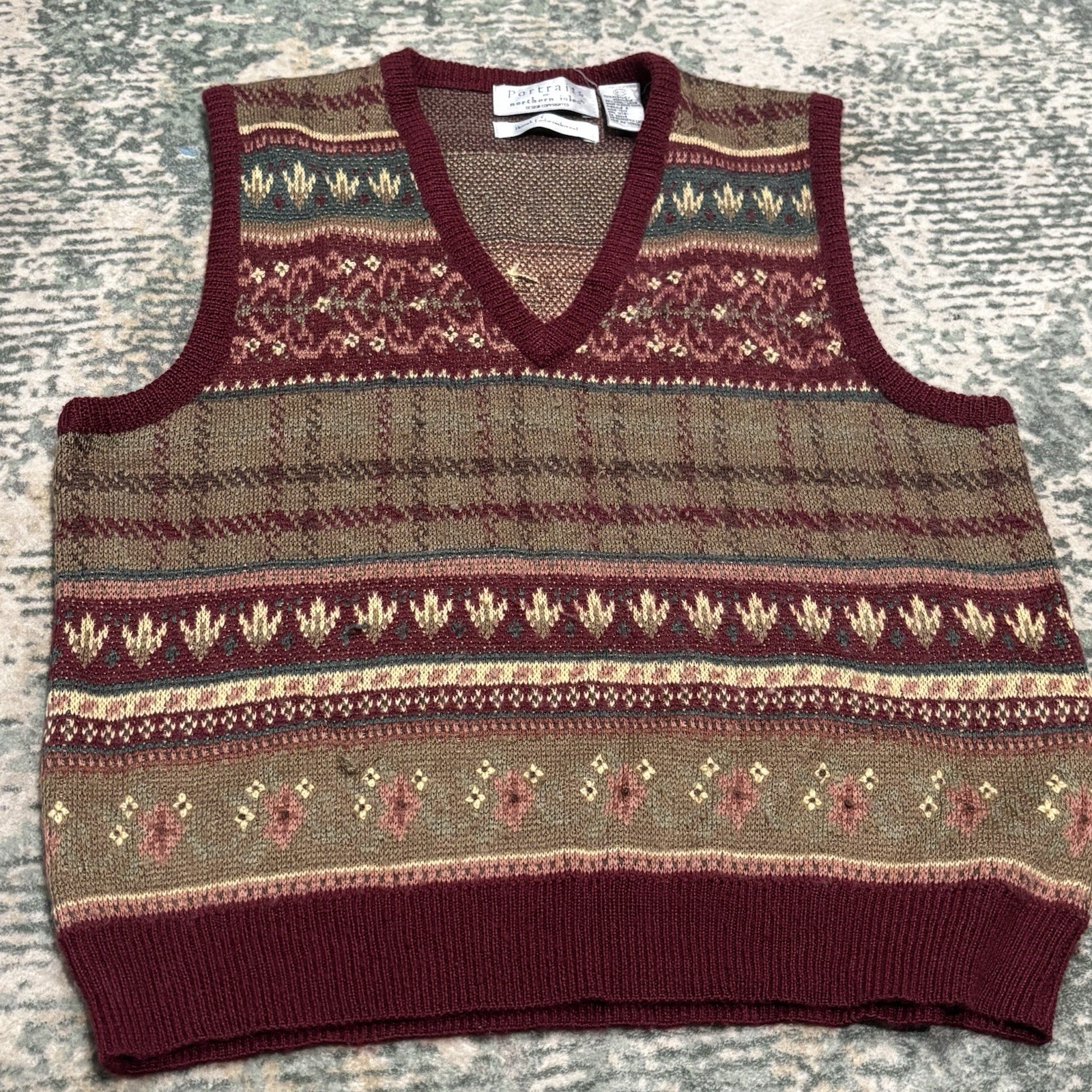 vintage Portraits by Northern Isles sweater vest Medium Wool Blend