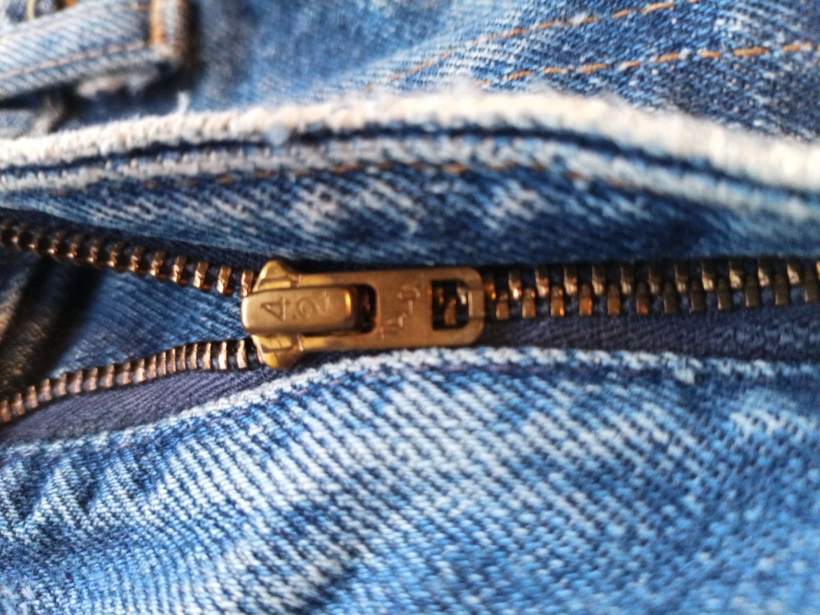 Vintage Levi’s Big E Orange Tab Denim Jean Shorts Talon 42 Zipper