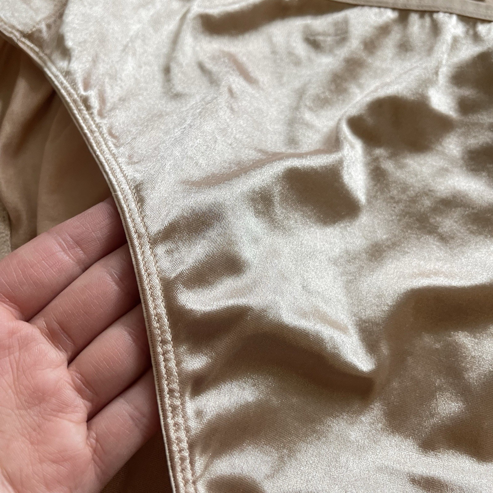 Vtg DELICATES Stretch SATIN Hi-Cut Bikini PANTIES Second Skin 10 Glossy Nude Tan