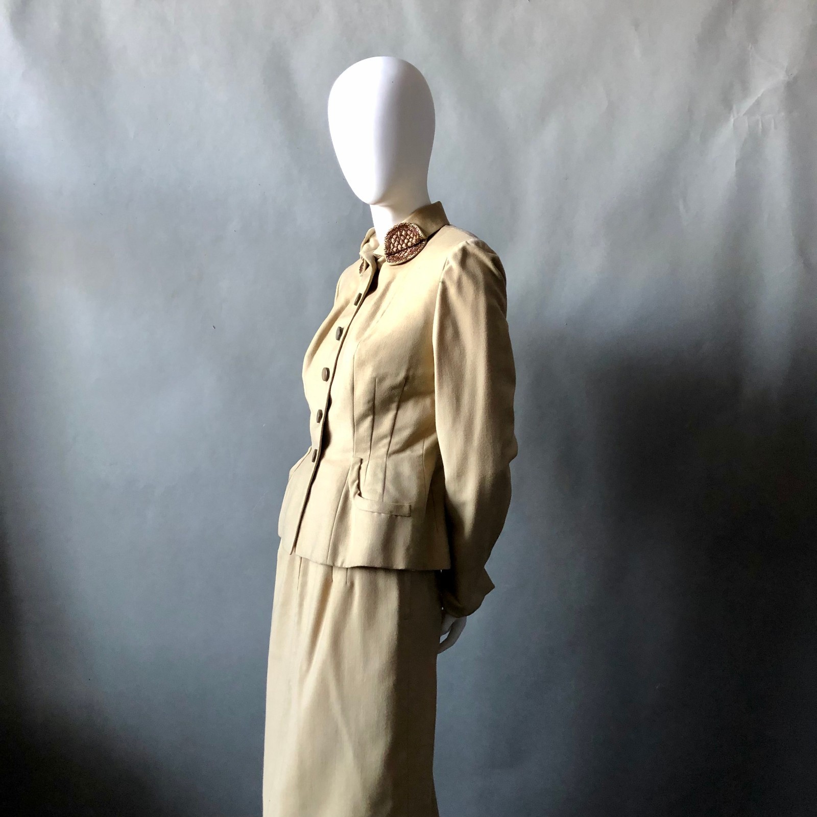 Vintage 1940s Courtshire Fashion Wool 2pc Suit Khaki Tailored Maisel WW2 Era S M