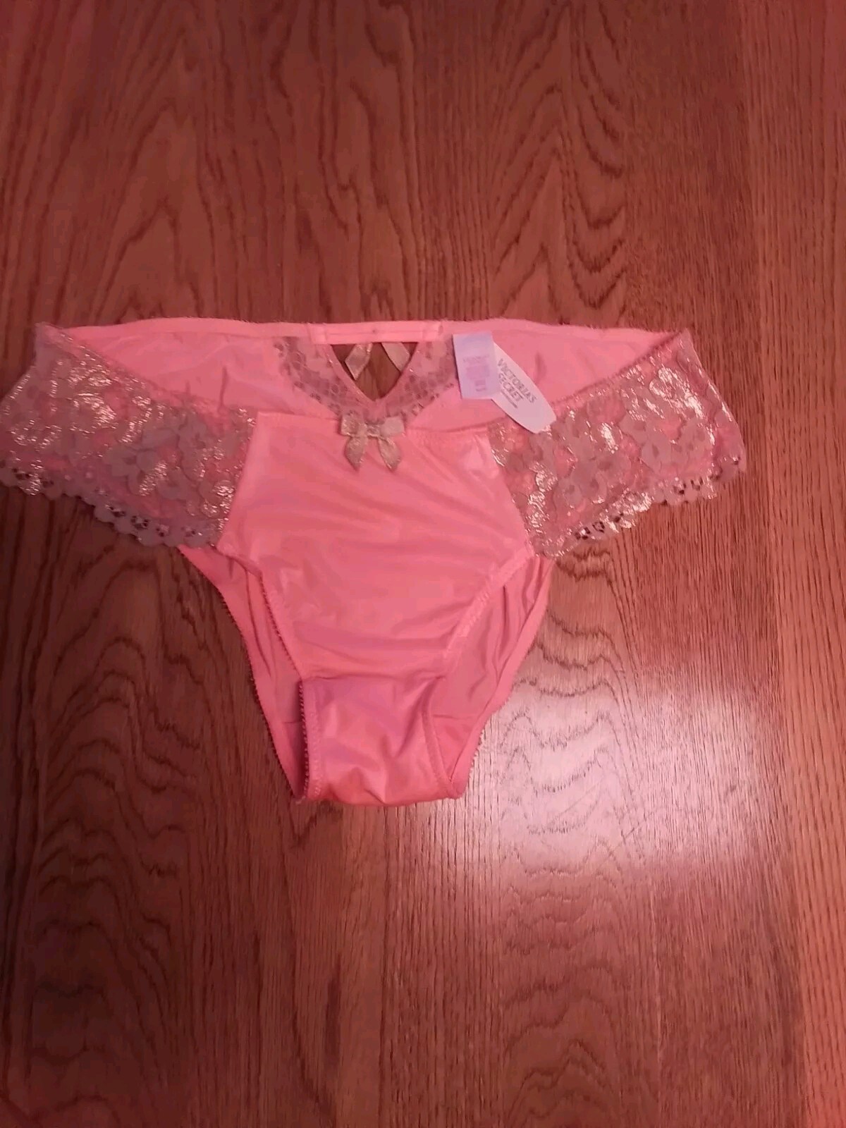 New VTG VICTORIA’S SECRET Very Sexy CORAL Shimmery Lace PANTIES Bikini Style M
