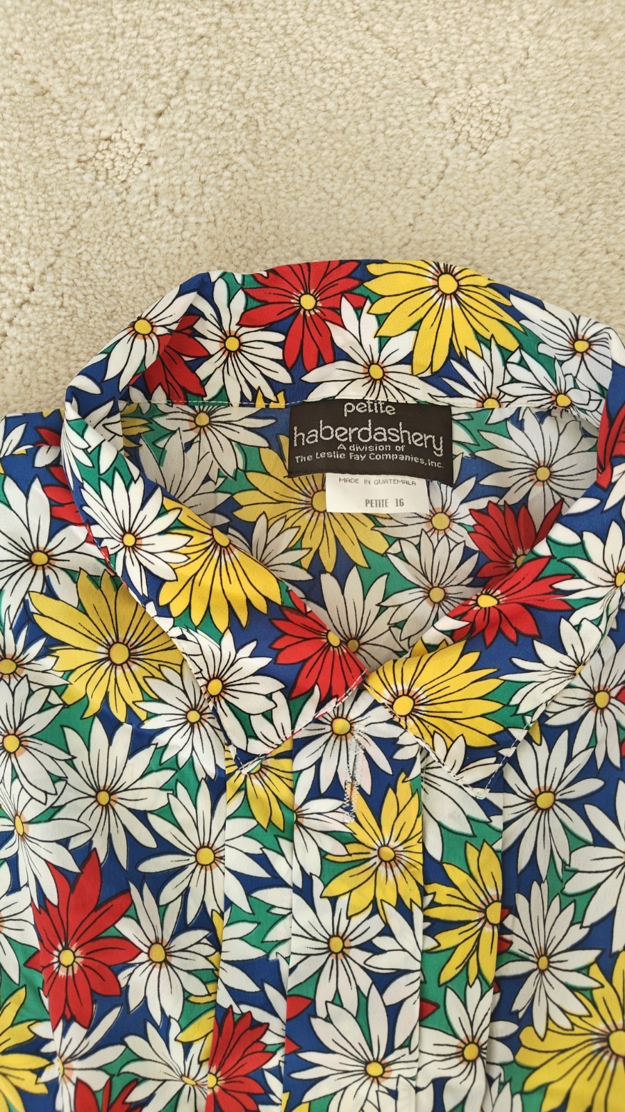 Vintage Moda International Navy Short Shorts & Bright Daisy Blouse Top Outfit