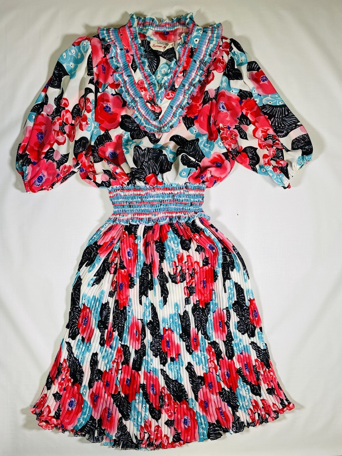 Vtg Susan Freis 2pc Top and Skirt 3/4 Sleeve Pleated Skirt Trim Ruffle Collared
