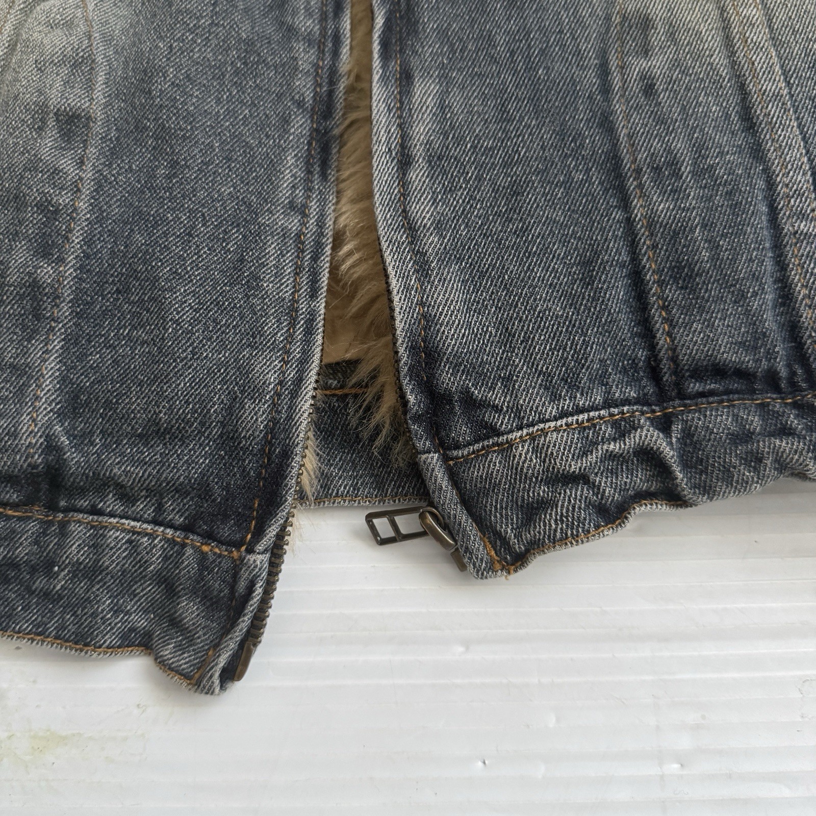 1990s GIACCA Gallery Denim Jacket w/Faux Fur Collar Cuffs Trim Zippered Size L