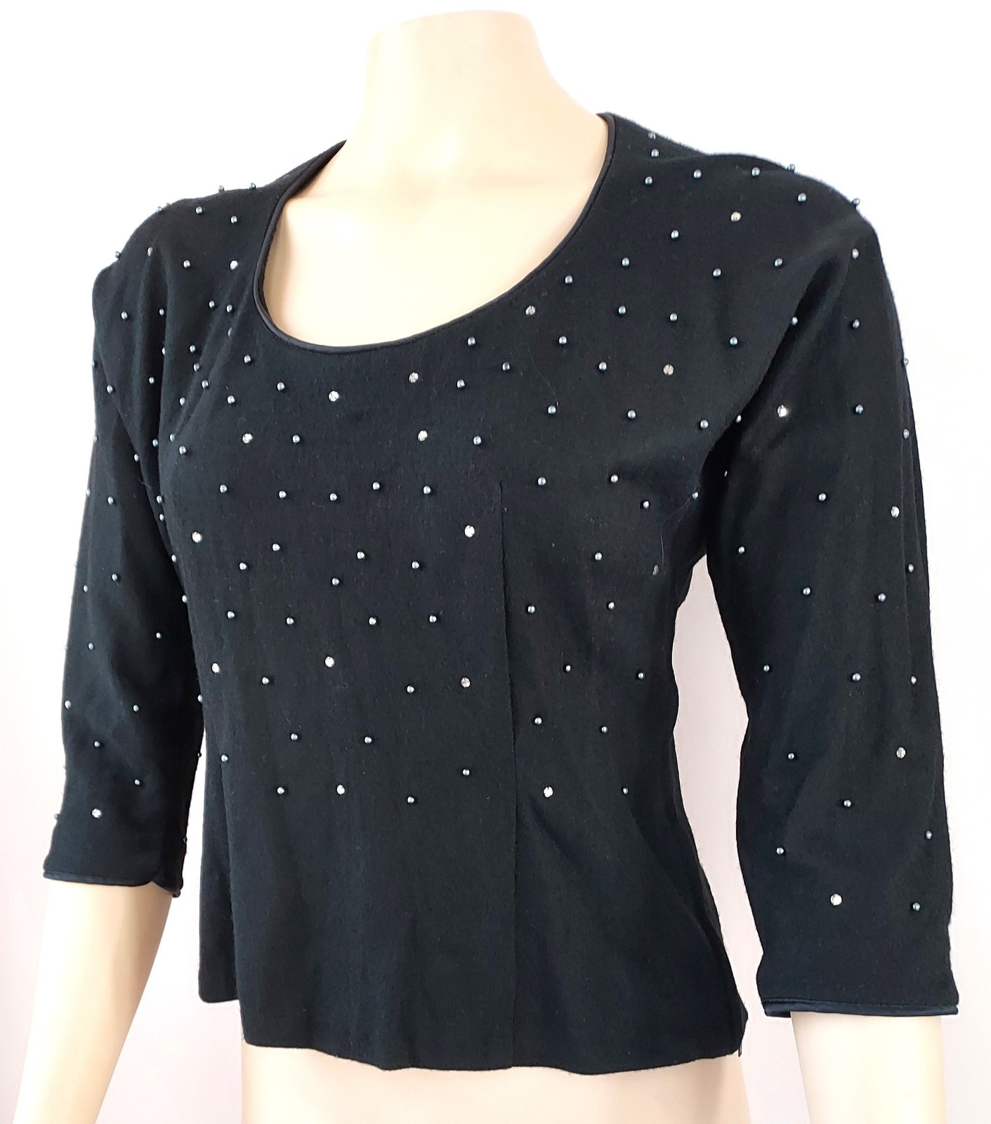 Vintage 1940s/50s Beaded & Rhinestone Sweater Label „Malbe for better blouse’s”.