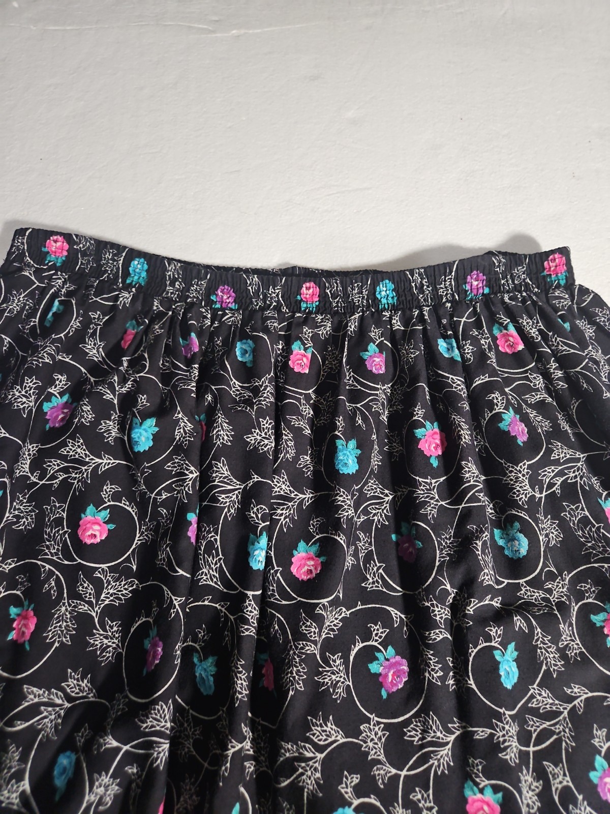 Vintage California Connection Inc Size 20/34 Black Maxi Skirt Floral