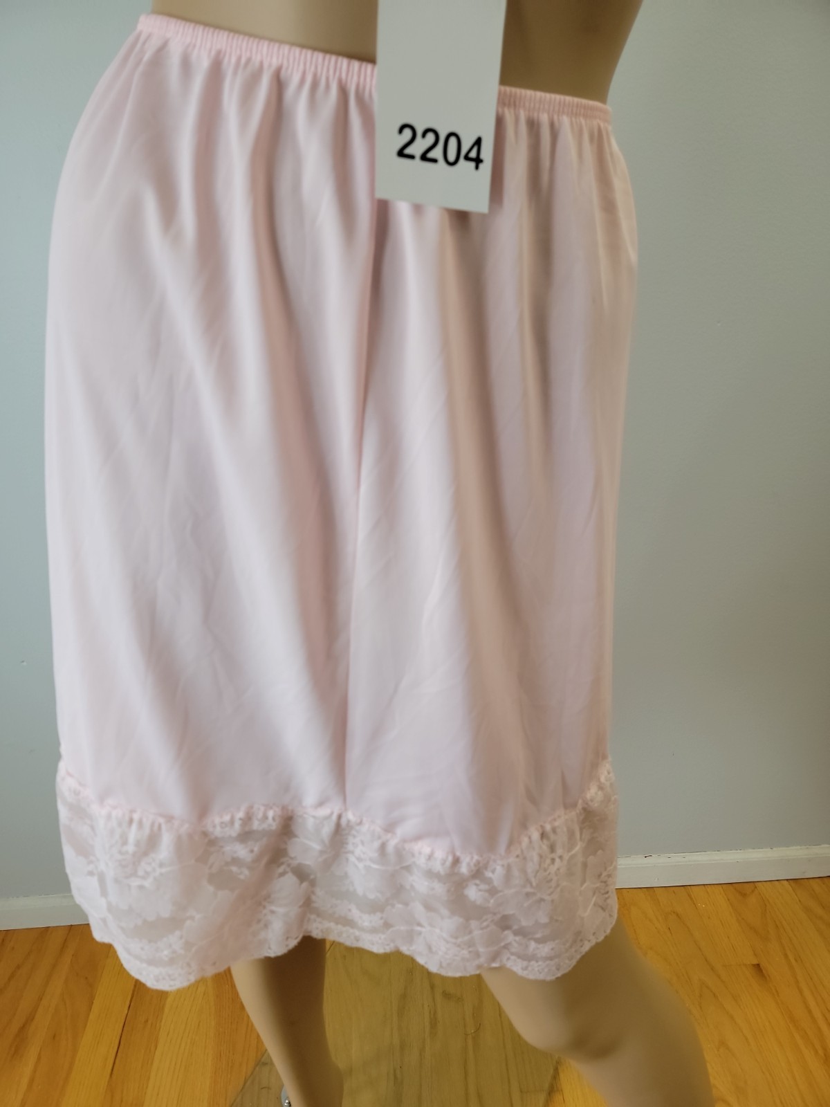 Sears All Nylon Pillowtab Pink Half Slip Lace Detail Size Med 27-29 Waist