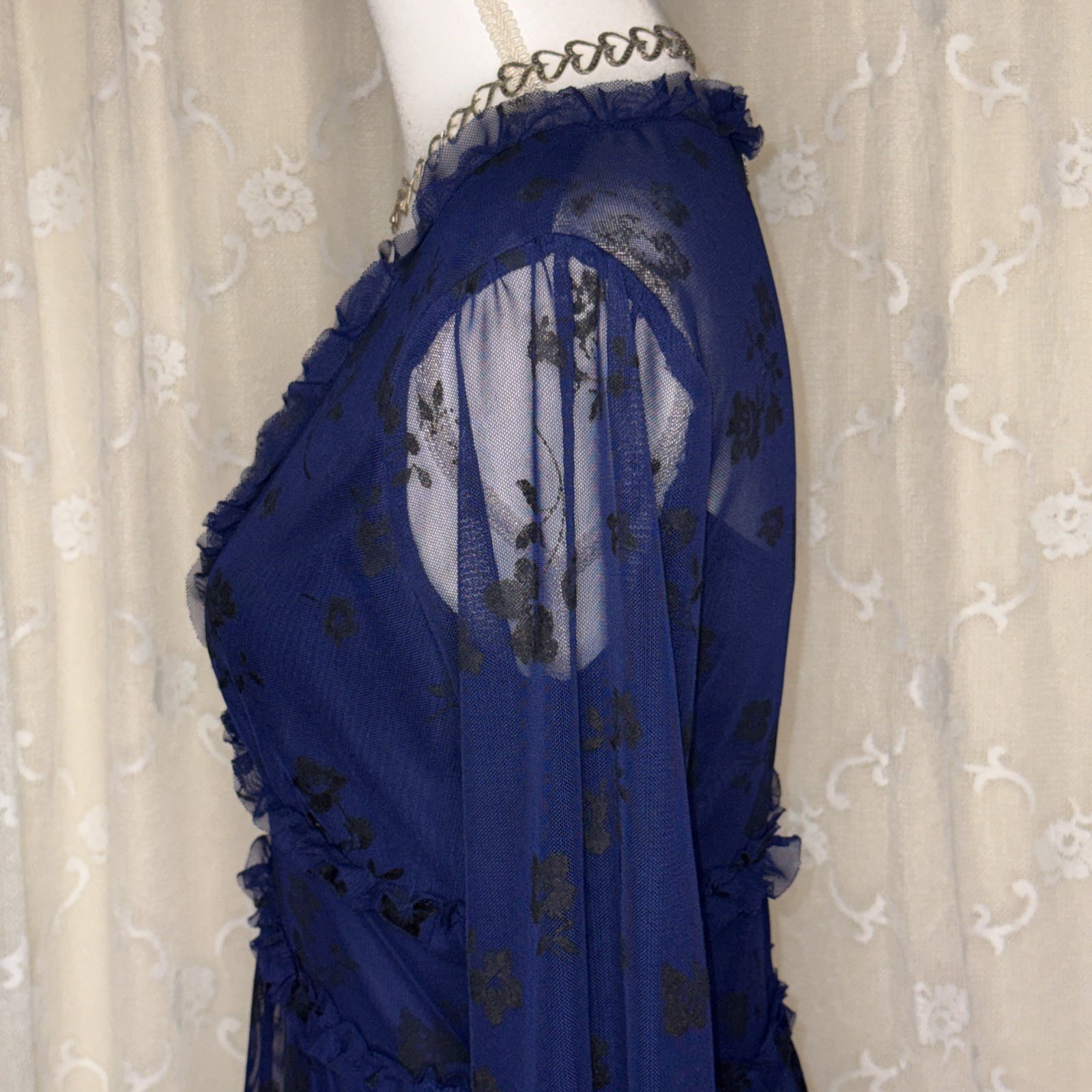 Vintage B.Darlin Woman’s Blue & Black Floral Semi Sheer Lined Dress Size 5/6