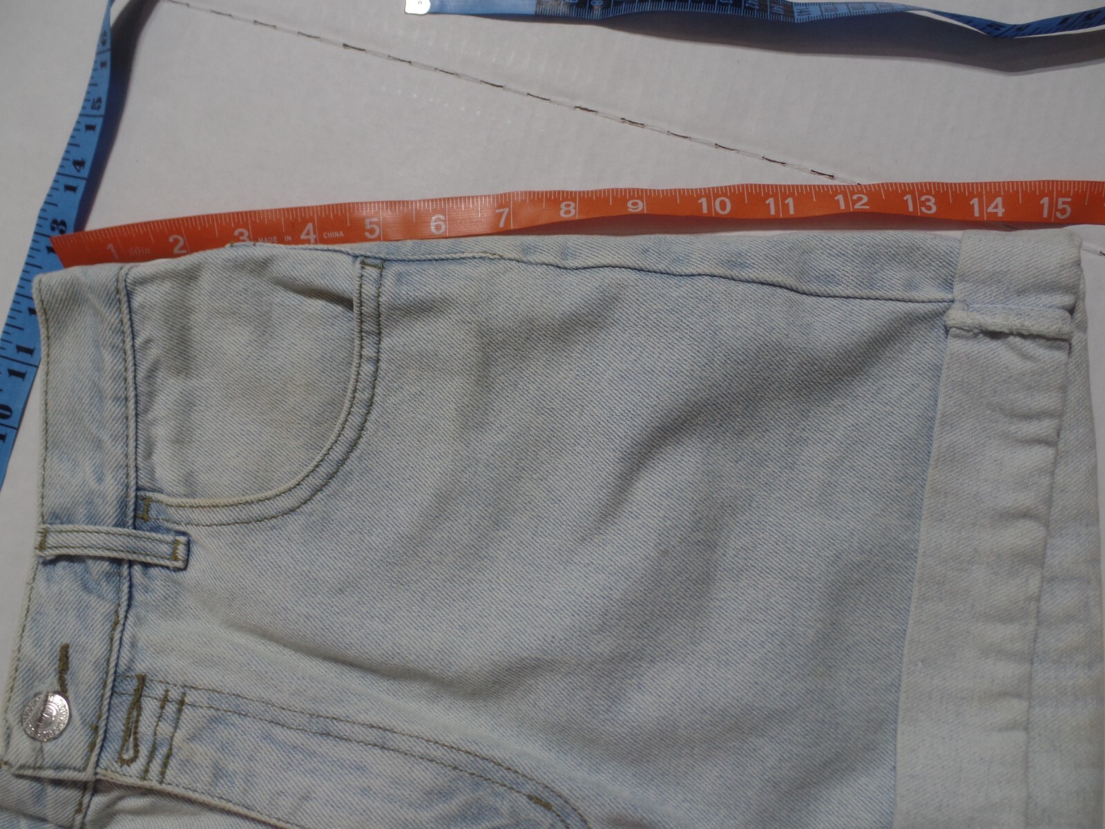 VINTAGE WOMENS NO BOUNDARIES DENIM HIGH WAIST SHORTS, SZ9/10 SEE MEASURMENTS