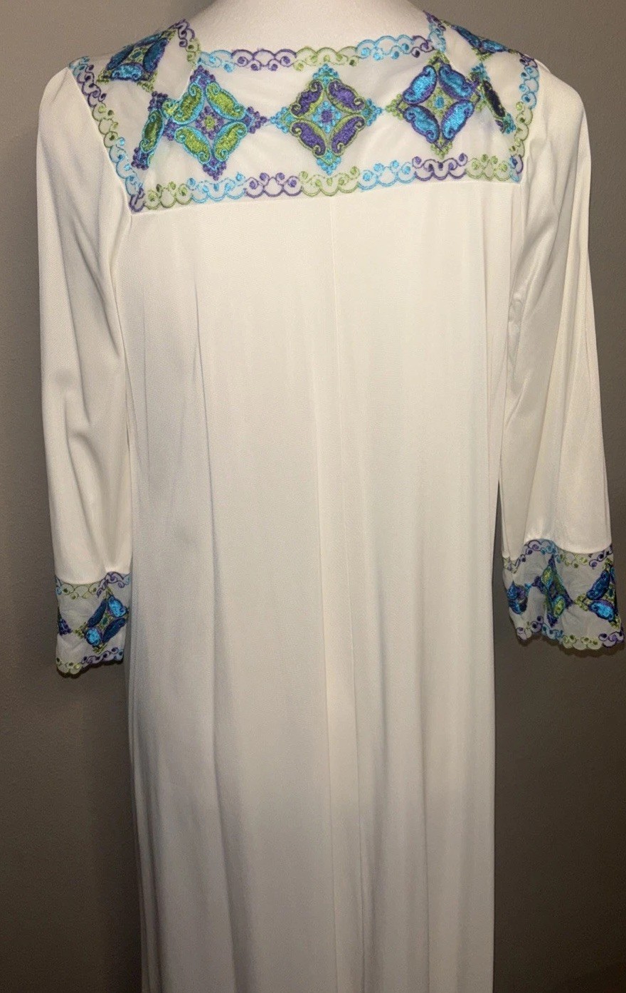 60’s GOSSARD Loungewear ARTEMIS Ivory Embroidered Robe & Nightgown Small