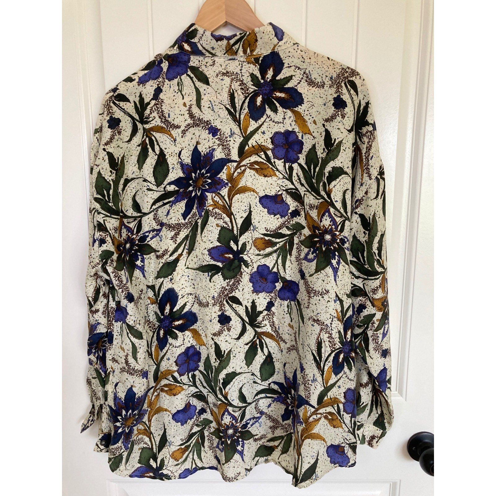 Compagnie Internationale Express Vintage 100% Silk Floral Button Down Shirt M