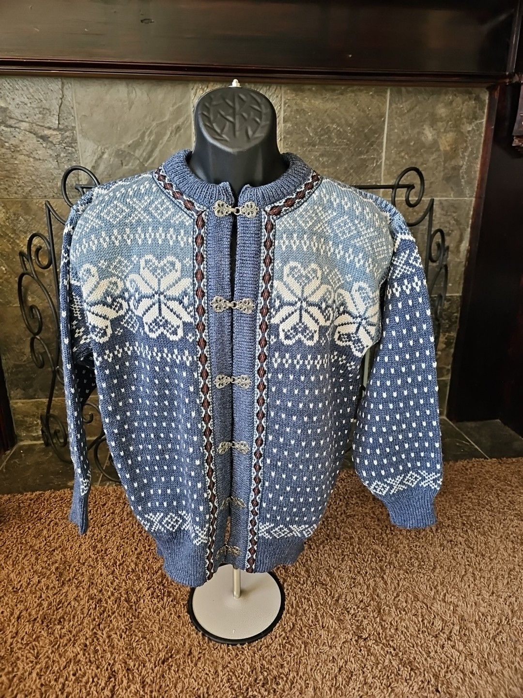 Vintage Dale of Norway Sweater Size M 50 Pewter Clasp