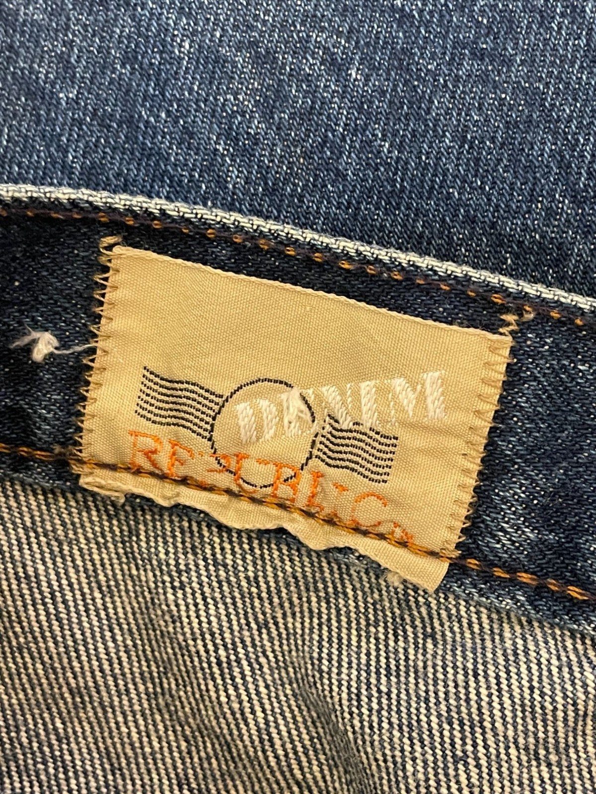 VTG 80s 90s Denim Republic Jeans Vintage Taper High Rise drop V-yoke Mom