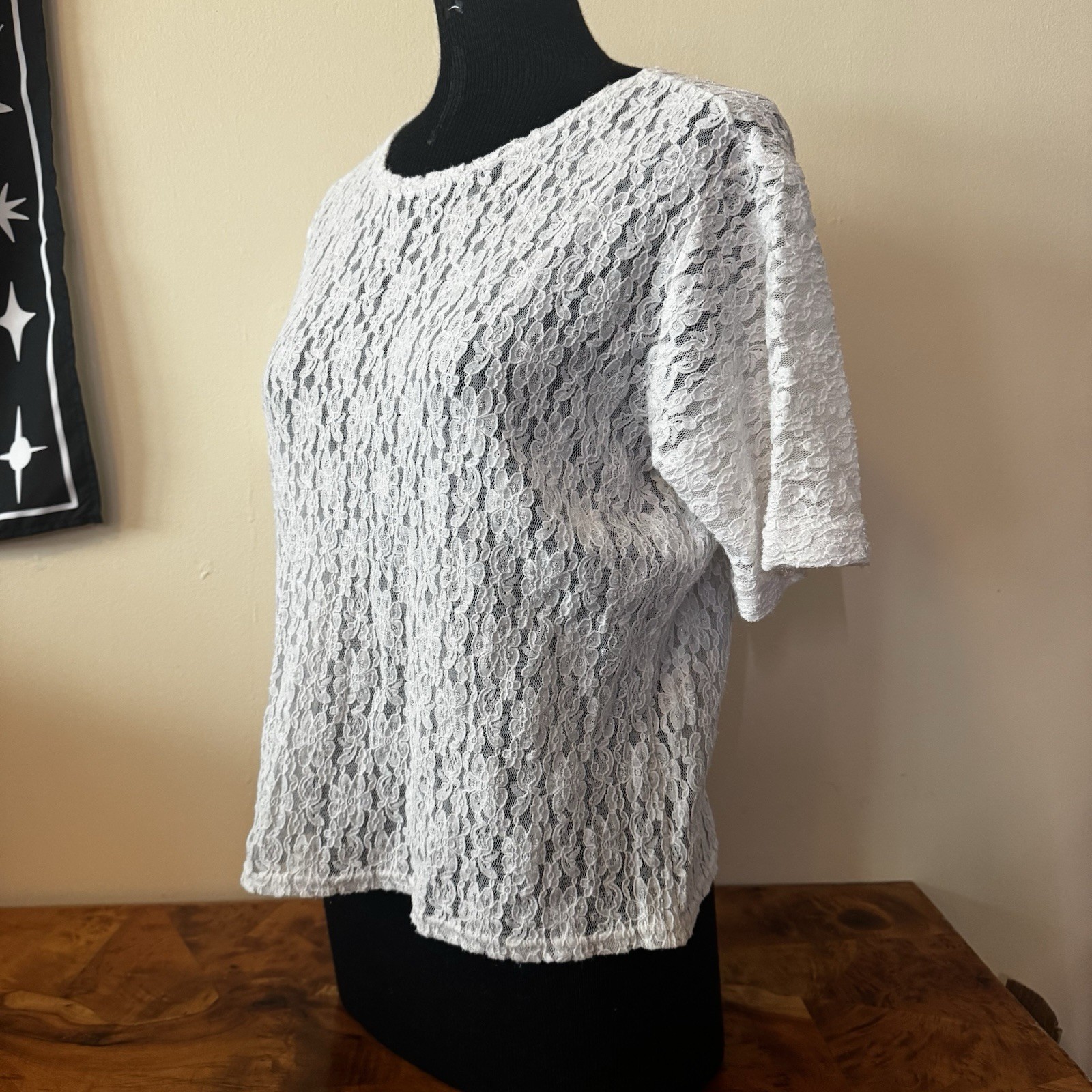 Vintage TR Bentley Lace Tunic Top Short Sleeve White Floral Party Cocktail