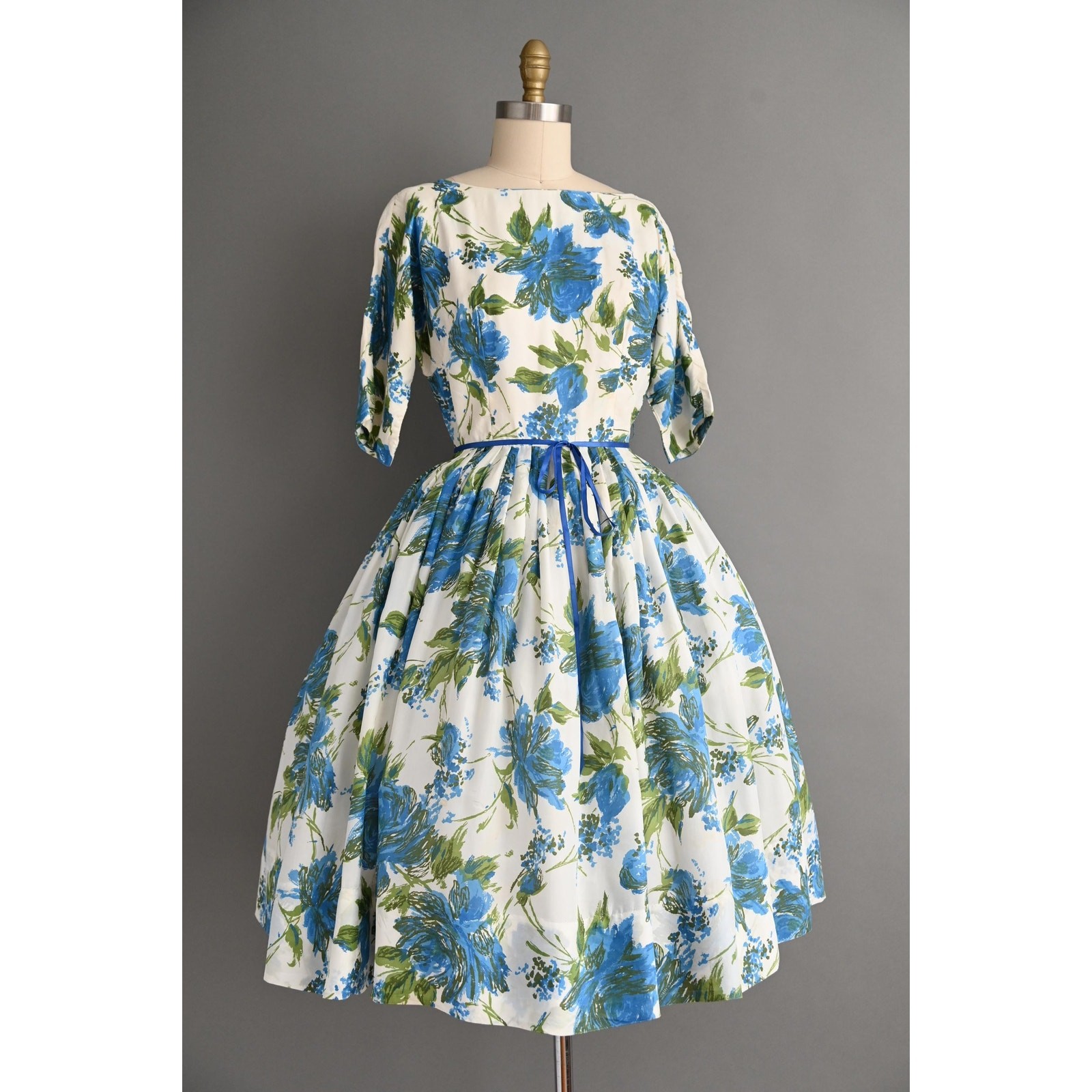 Vintage 1950s Dress | Blue Floral Sweeping Full Skirt Summer Dress | Medium