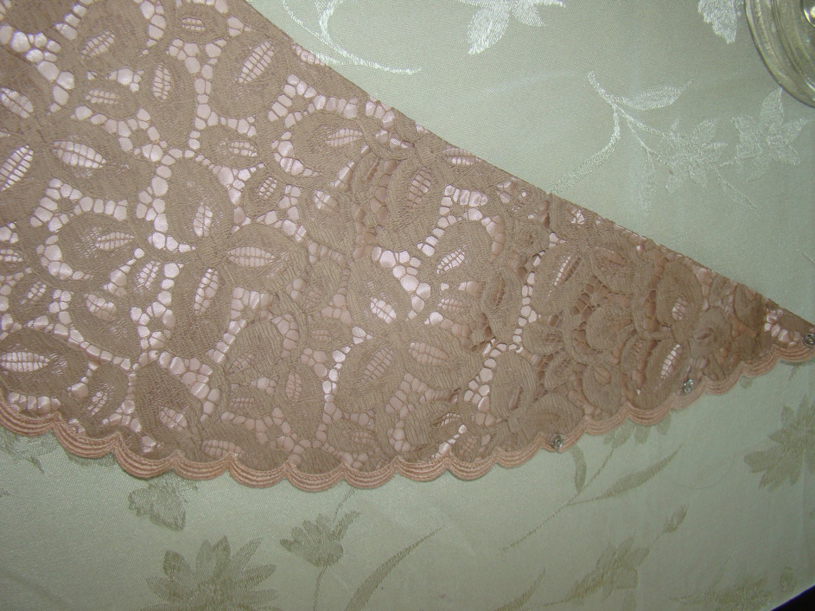RARE MID CENTURY CUSTOM DETACHABLE CAFE AU LAIT FABRIC LACE COLLAR STOLE CAPE