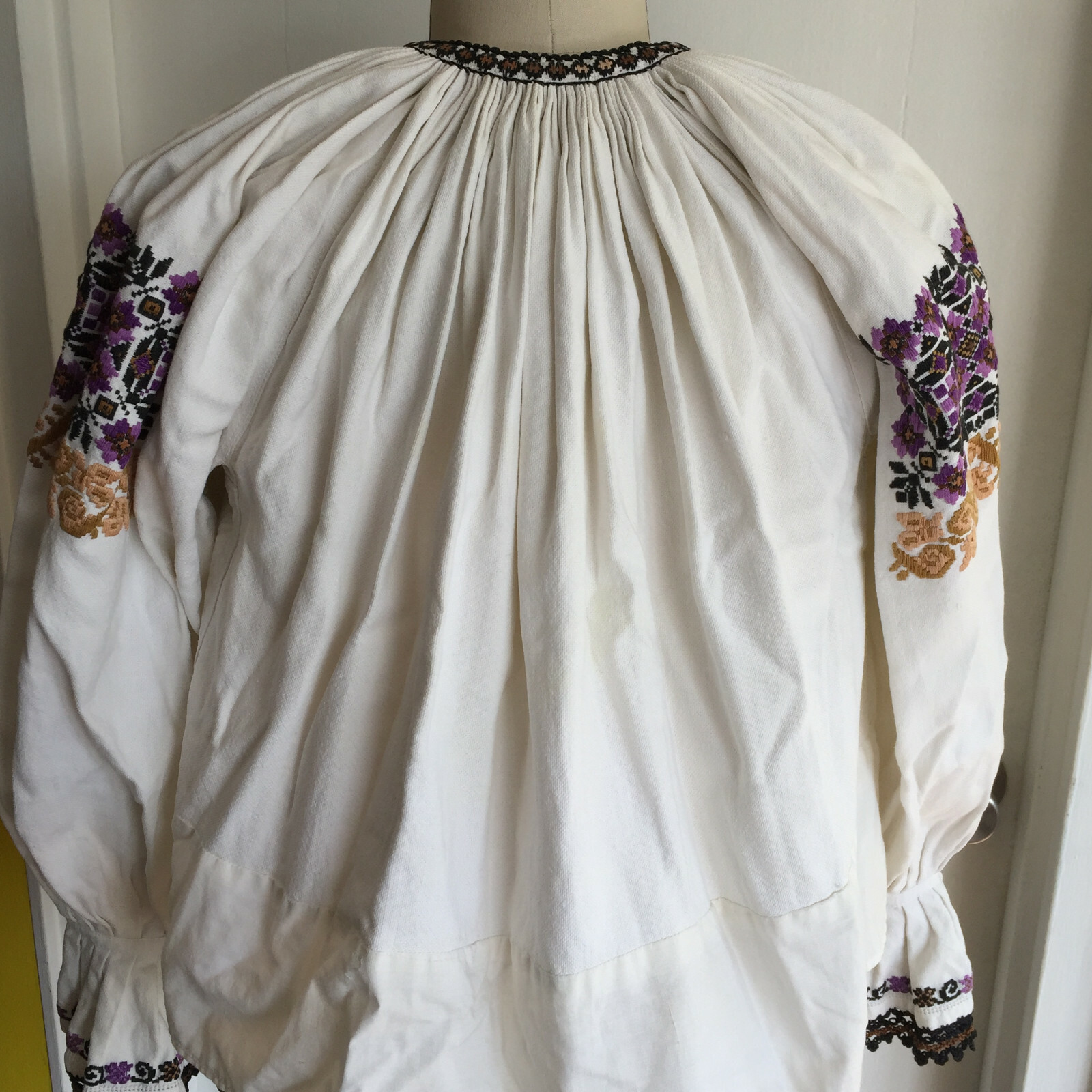 VINTAGE HUNGARIAN FOLK BLOUSE Embroidered Heavy Linen Peasant Top S M OOK