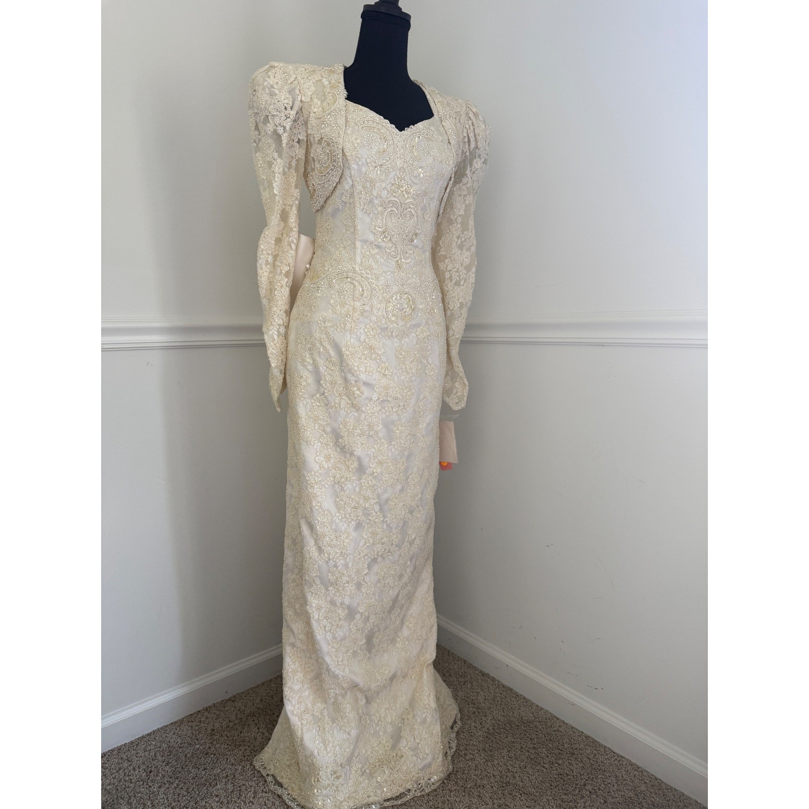 Vintage 90s Bridal Gown Alencon Lace Beaded Trumpet Wedding Dress XS/S coquette