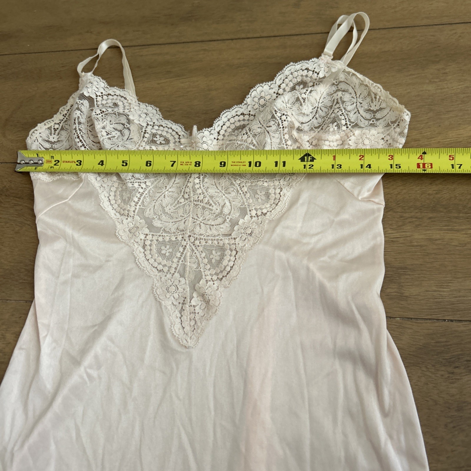 Vassarette Vintage Silky Soft Satin Lace Trim Nightgown Full Slip Size 32 L