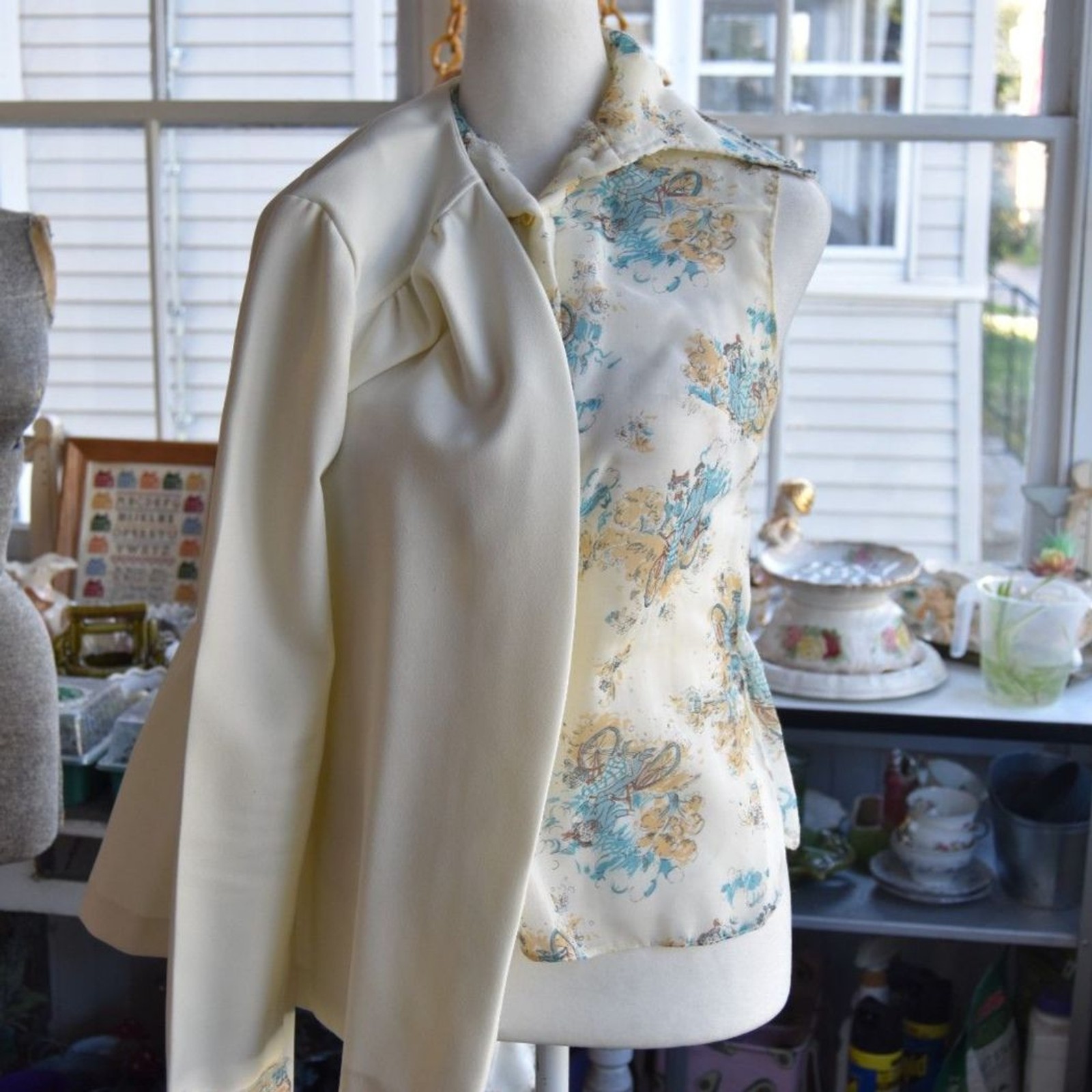 Vintage 70s 2 Pc Blouse Jacket Set Cream Blue Floral Sleeveless Tie Waist S