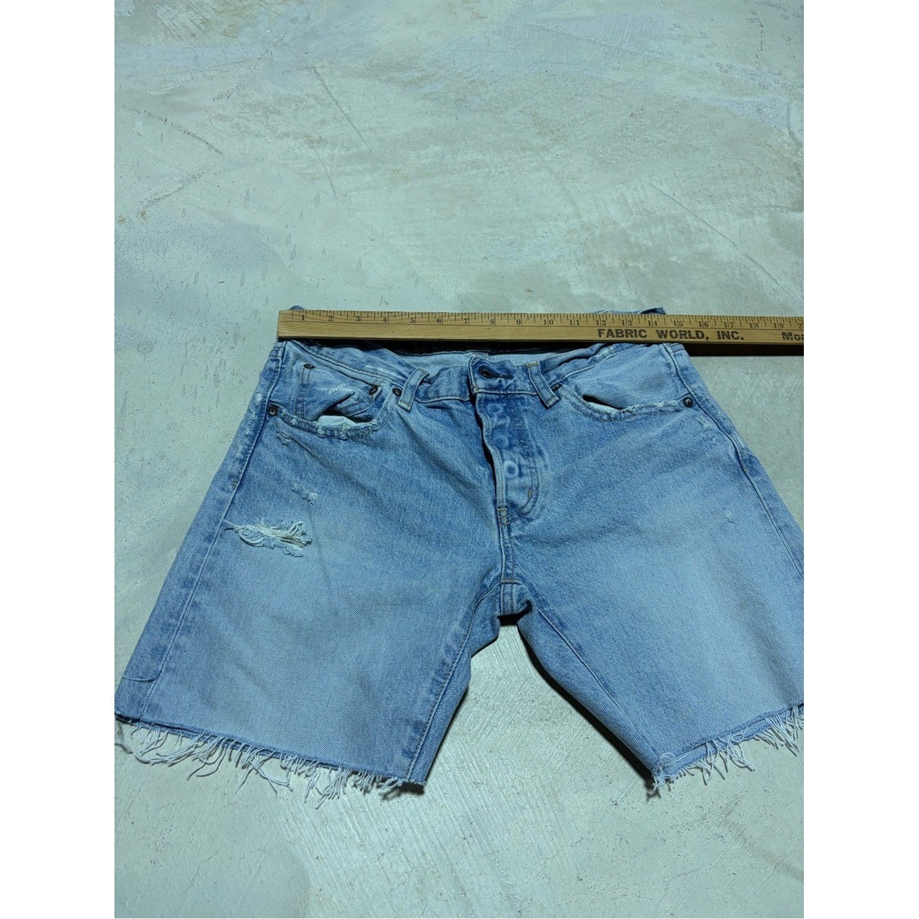 Moussy vintage cowhide leather Light Wash Distressed Denim Cutoff Shorts 28