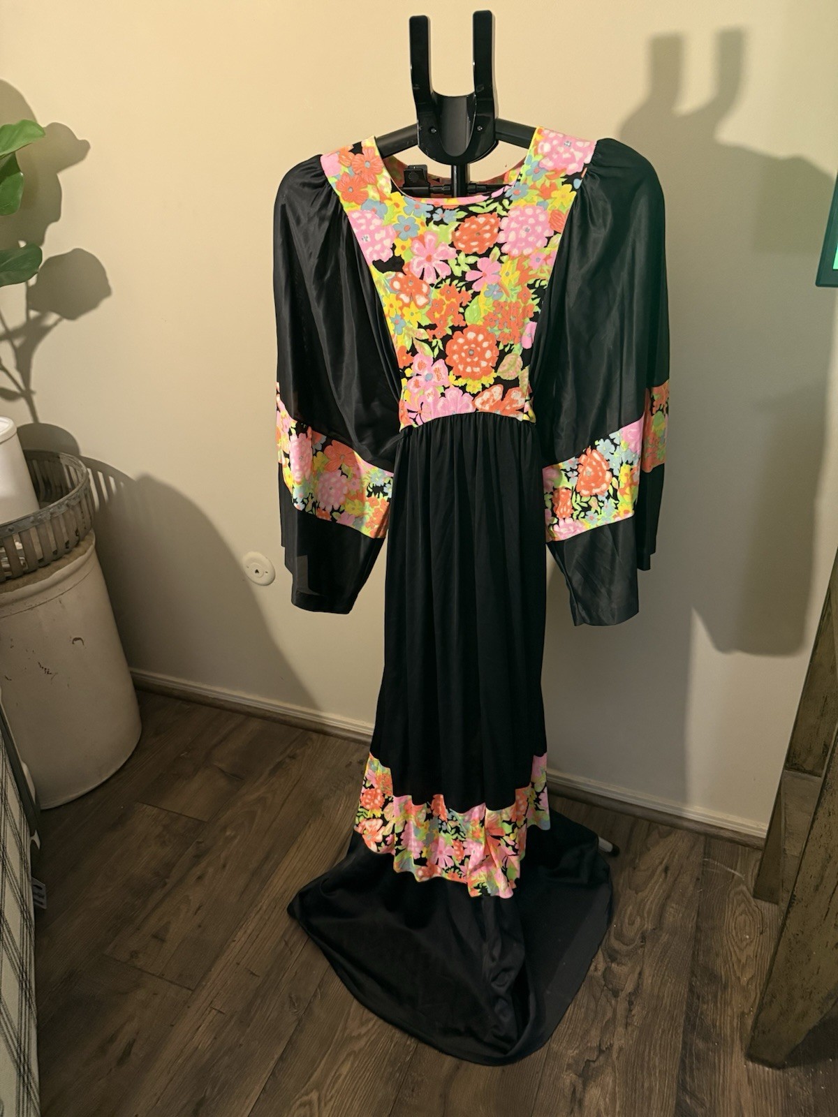 JC Penney Vintage 70’s Floral Loungewear Medium Hippie Raw Bottom Hem