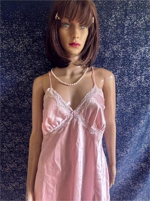 VTG GILLIAN O’MALLEY PINK SATIN SLEEPWEAR SZ M