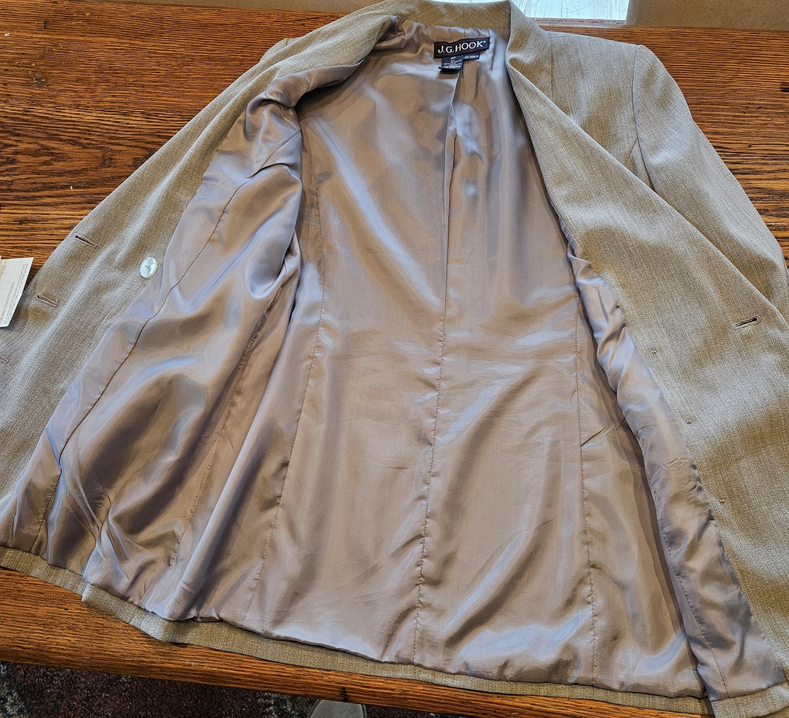JG Hook 2 Piece Pant Suit Size 8 Petite L. Gray. Polyester.