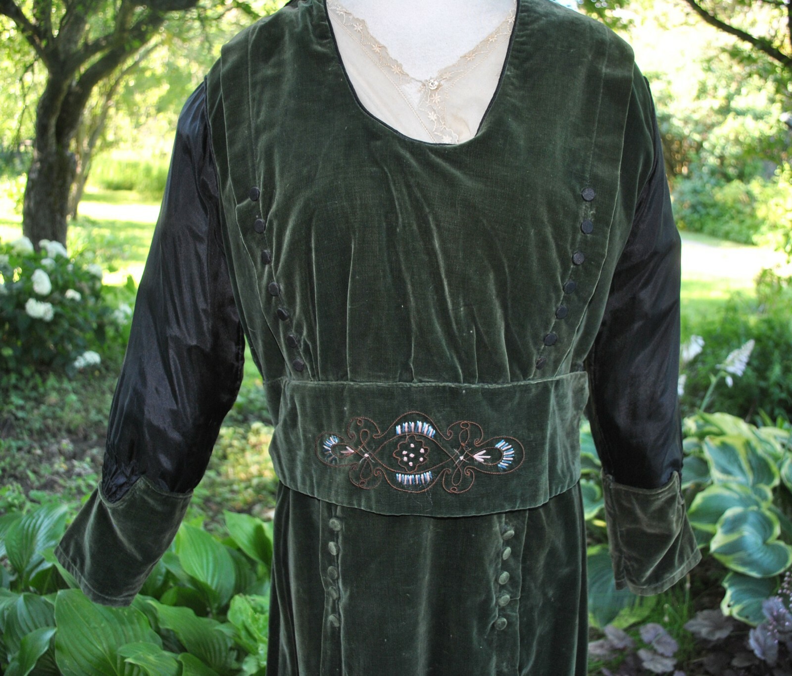 Antique Dress 1915 Green Velvet Evening Dress, Arts And Craft Embroidery Design