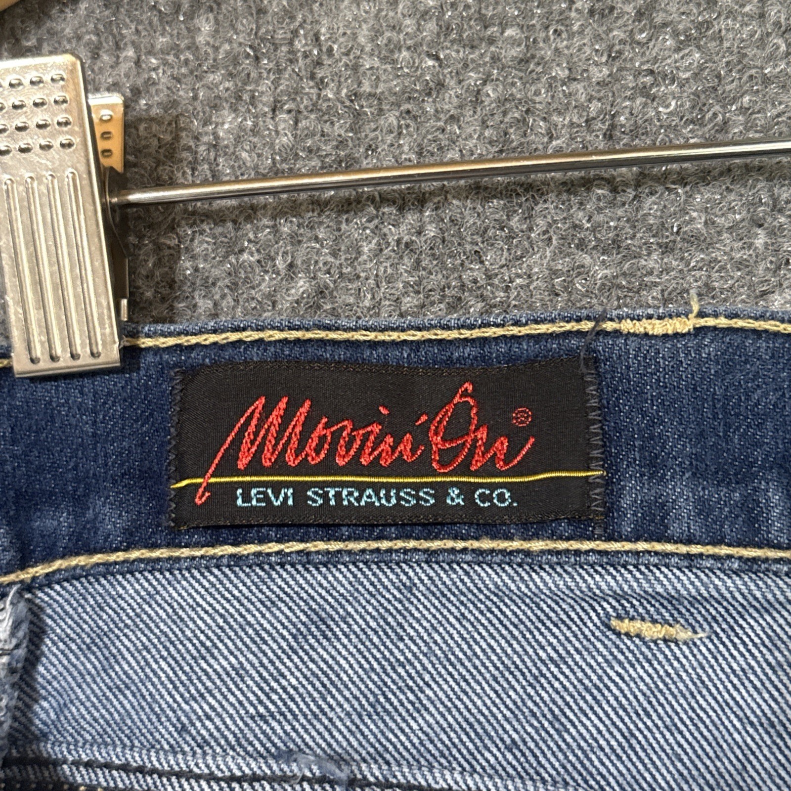 Levis Movin On Denim Jeans Size 34×32 Black Tab 5 Pocket Distressed