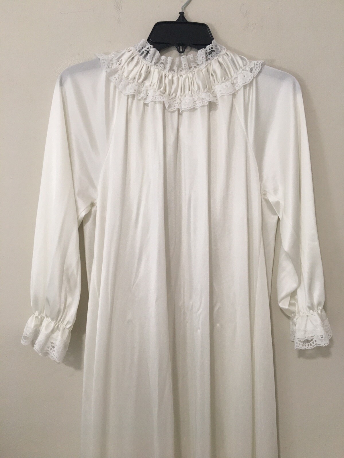 Vintage Glencraft White Robe With Lace Trim Union Label Size Small