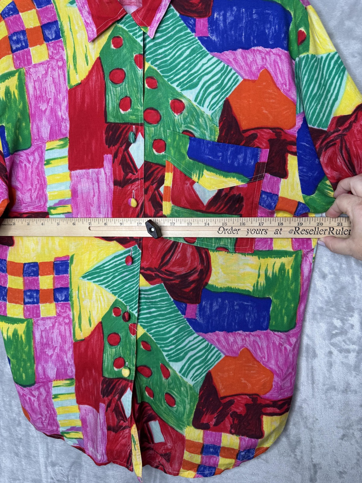 Vintage Tess Shirt Womens Small Multicolor Abstract Rayon Button Up Short Sleeve