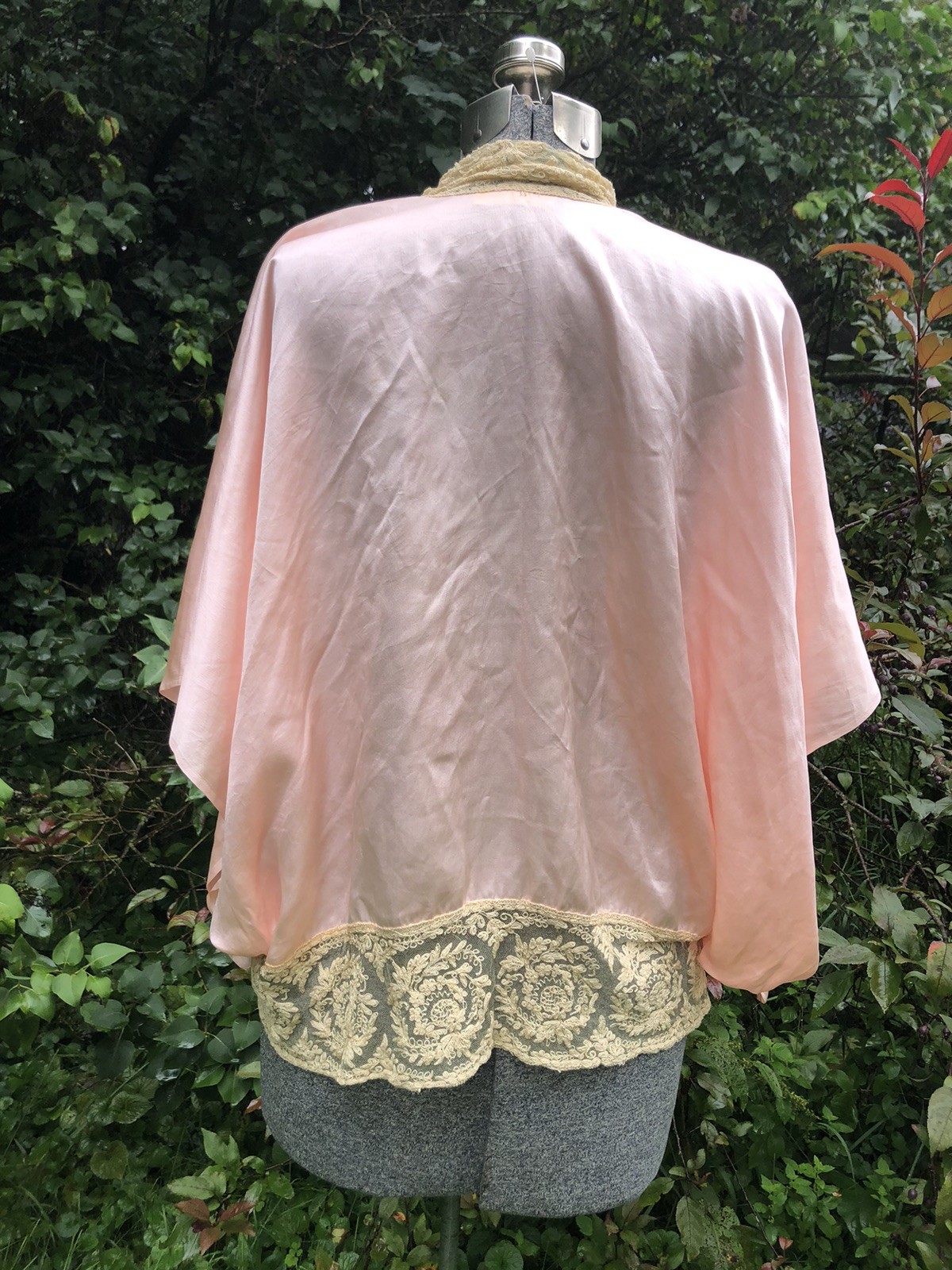 Vintage Antique 1920’s Art Deco Shell Pink Dressing Jacket Brussels Lace