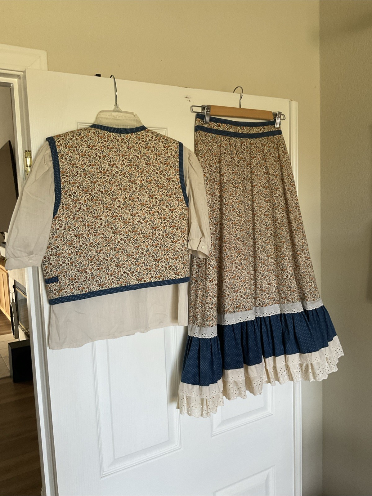 GUNNE SAX PATTERN HANDMADE VINTAGE SKIRT AND QUILTED VEST WITH BLOUSE XS