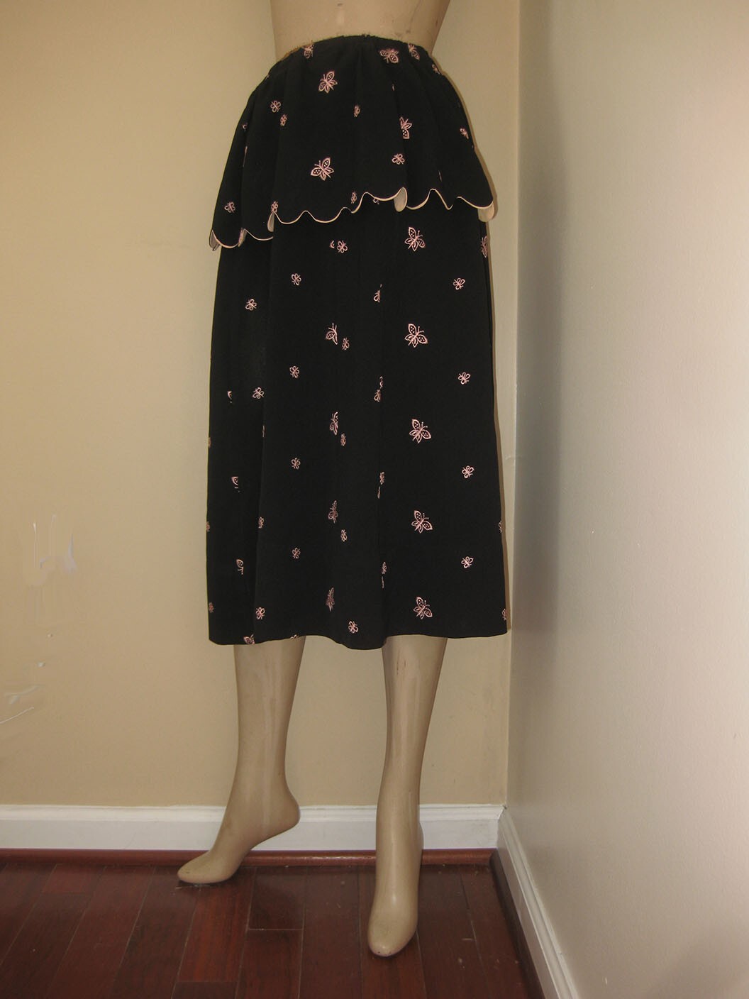 Vintage 50s Black Pink Butterfly Embroidered Sexy Peplum Waist Girly-Girl Flared