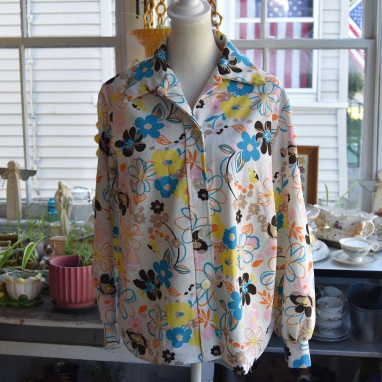 Vintage 70s Floral Mod Polyester Button Front Shirt Blouse White Colorful M