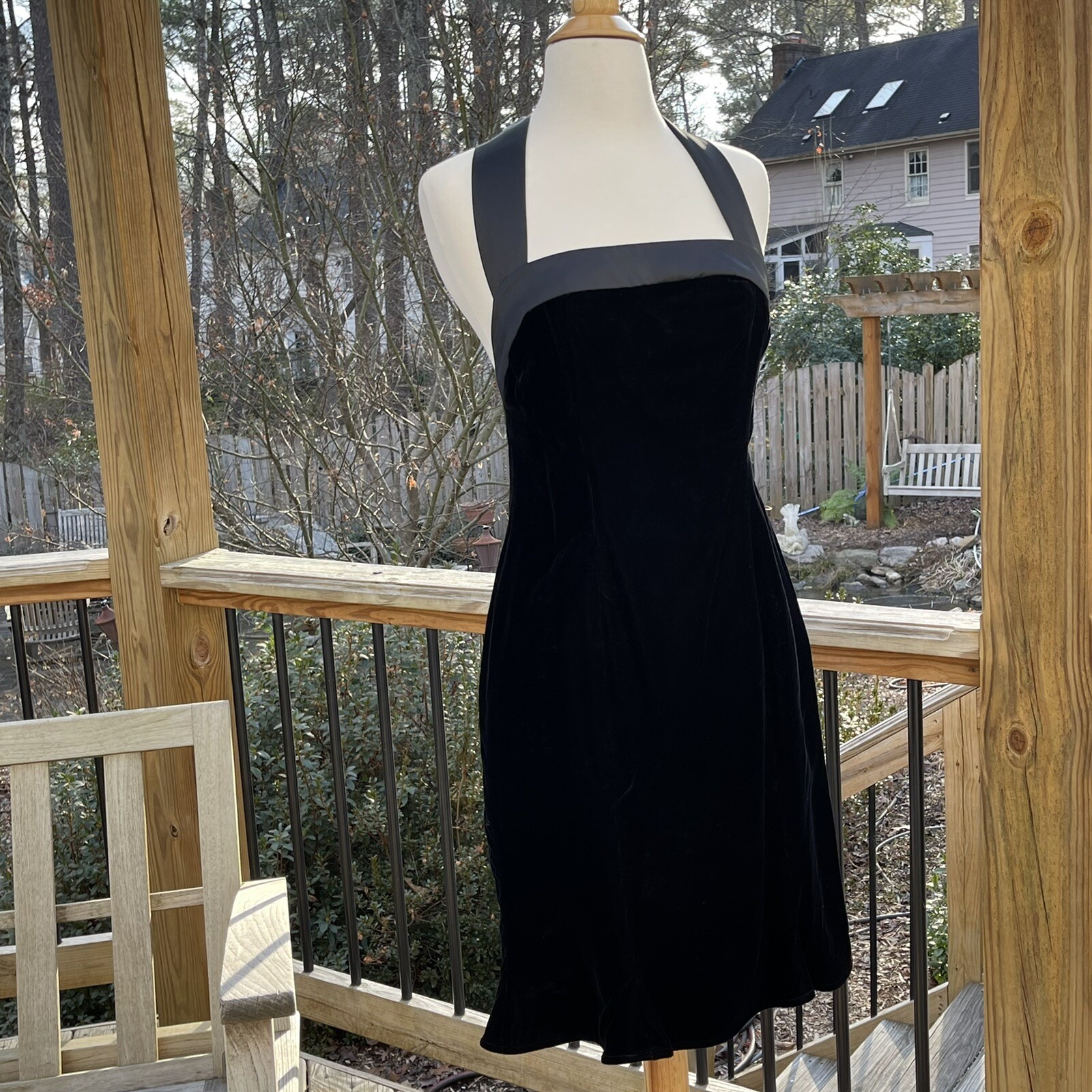 NIPON Boutique Black Velvet Sleeveless Dress Halter Vintage 70s Size 8 Runs Smal