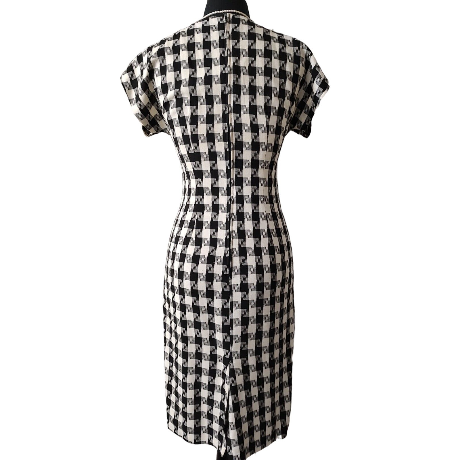 DAWN JOY Fashion Vintage Women’s 2 piece Suit Dress & Duster Black check Size 1