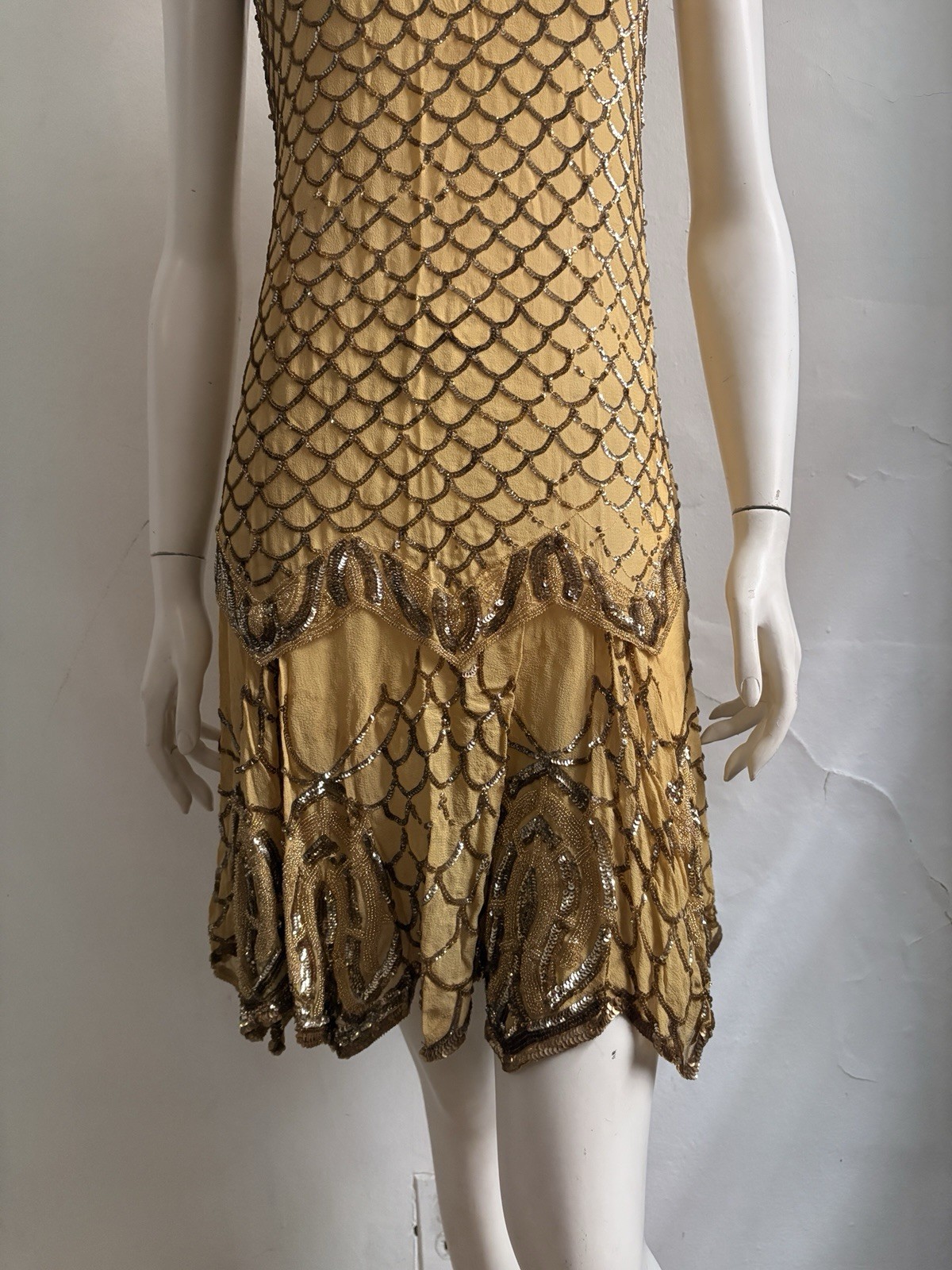 Vintage 1920s Flapper Dress Gold Sequin Silk Chiffon Fish Scale Beaded Gatsby S