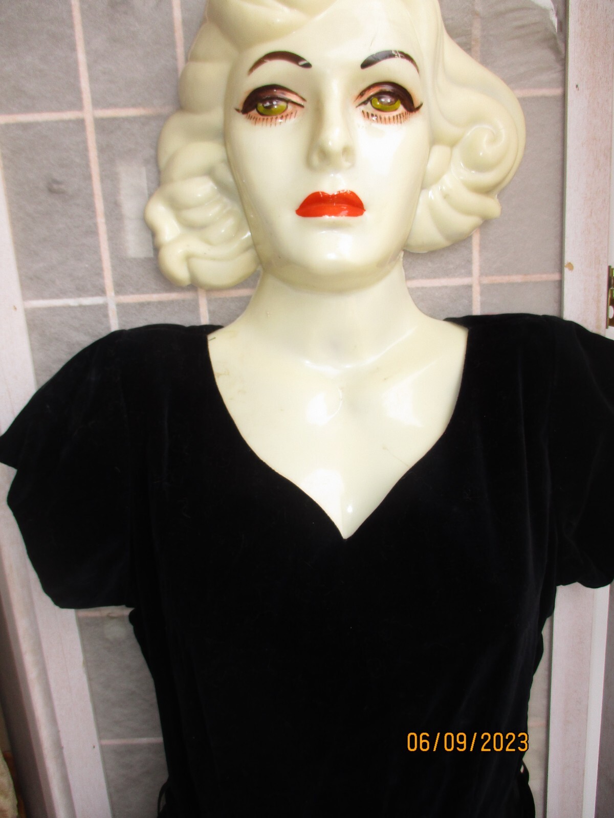 40s Black Velvet and Taffeta Dress w/tie belt sz35x24xfree