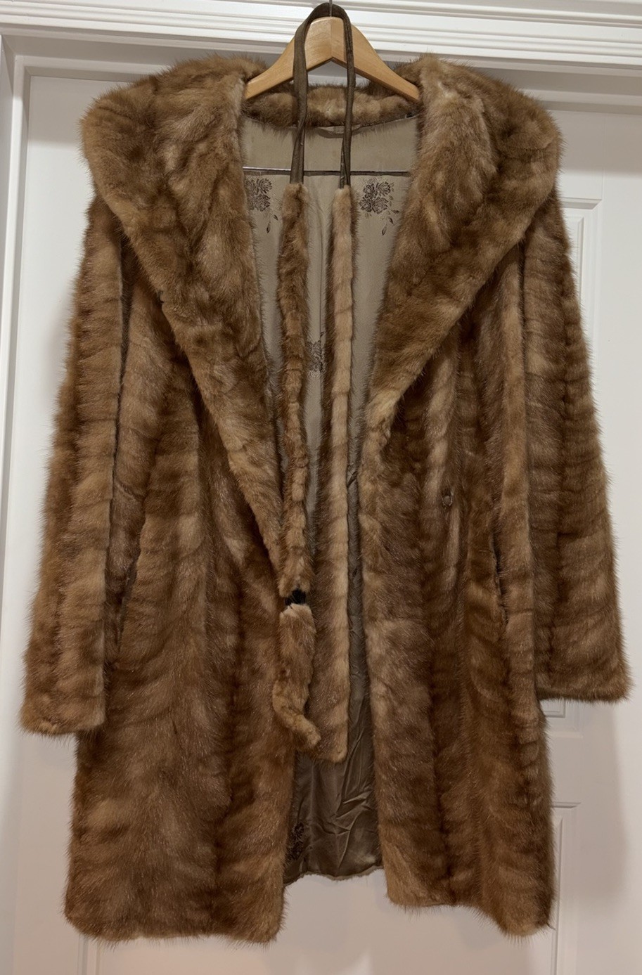 Vintage Genuine Mink Fur Stroller Coat Honey Blonde Pastel Wide Collar Med 1950s