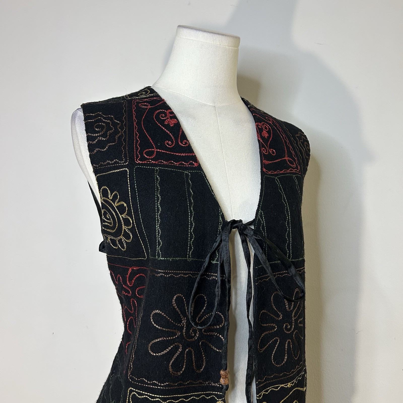 90s Kaktus Wool Fringe Vest Whimsigoth Hippie Phoebe Buffay 41 Inch Bust