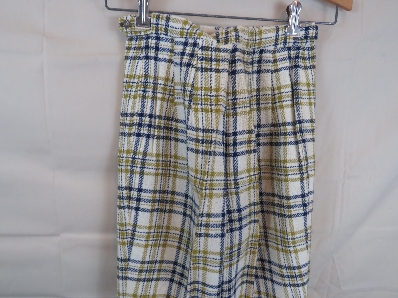 Vintage 1960-70’s ladies Girls Pants Plaid polyester size 9 24 waist 27