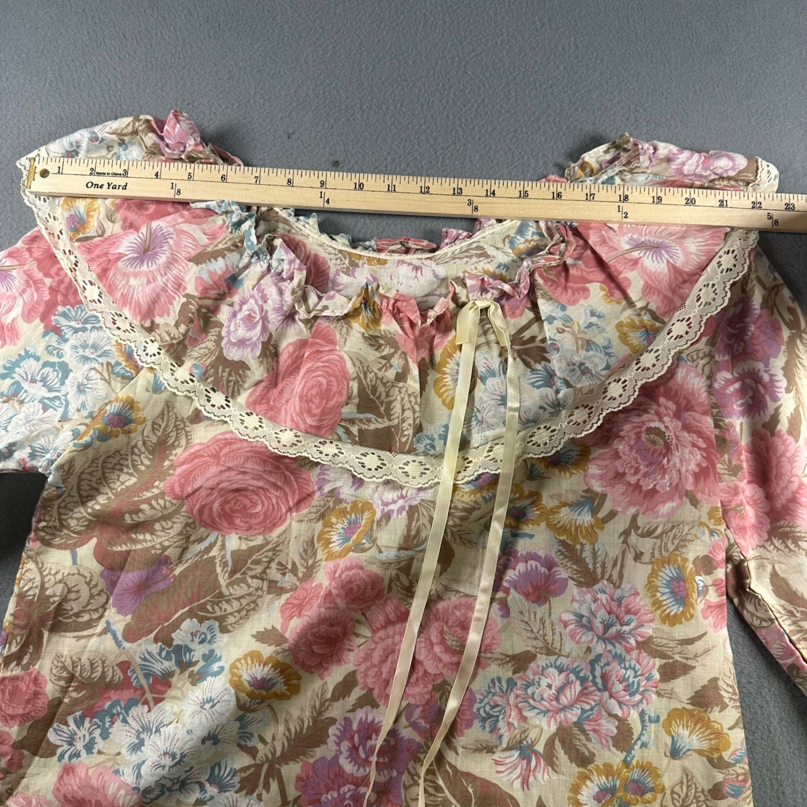 Vintage Sears Perma Prest Floral Lace Ruffle Blouse Pink Cottagecore Size 34 USA