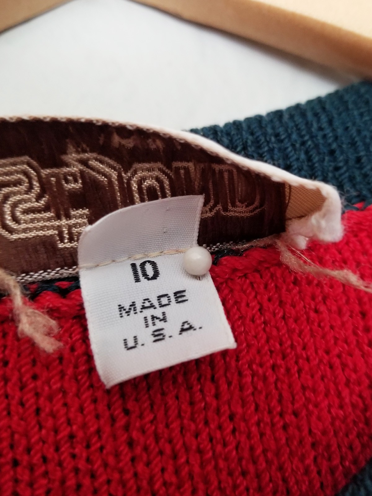 St. John Mary Gray Vintage Red Blue Button Up Cardigan Crop Santana Knit Size 10