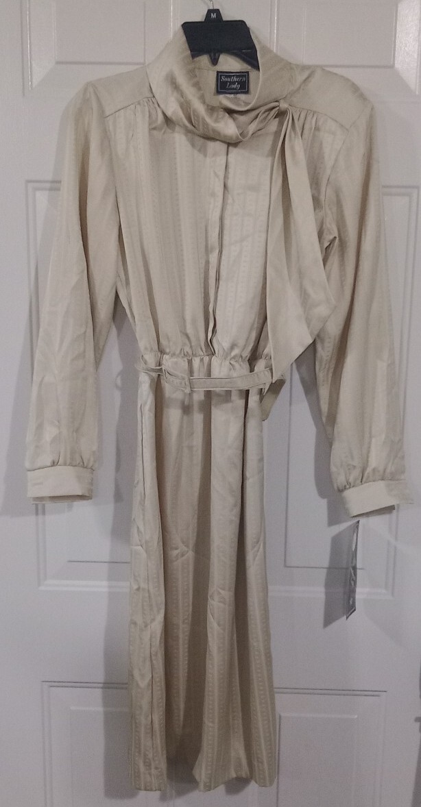 Vintage Southern Lady Dress 9/10 Beige With Belted Long sleeve